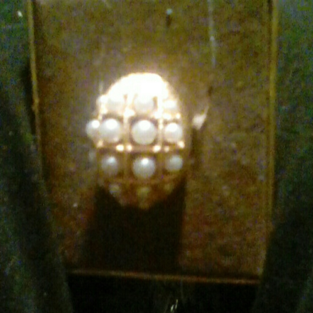 Avon pearl ring